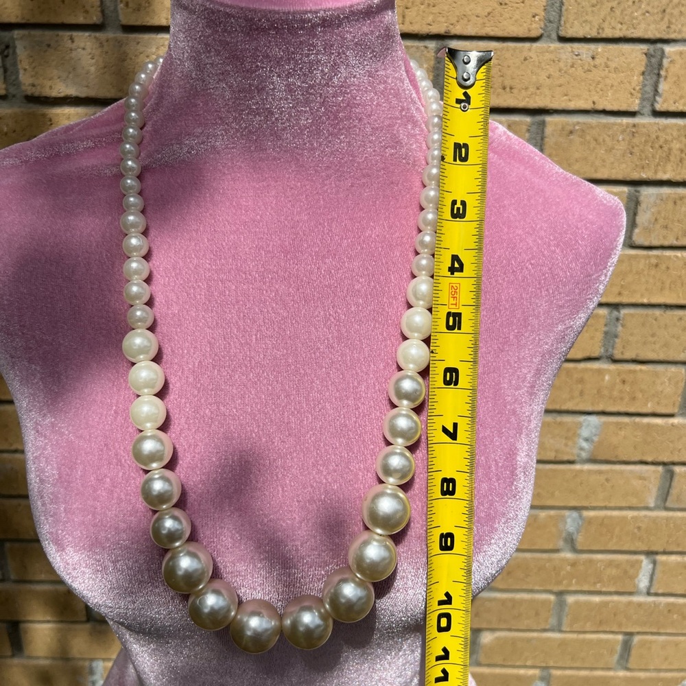 Long length Pearl necklace (costume jewelry)